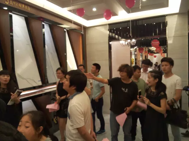 1481350823124929.png blob.png